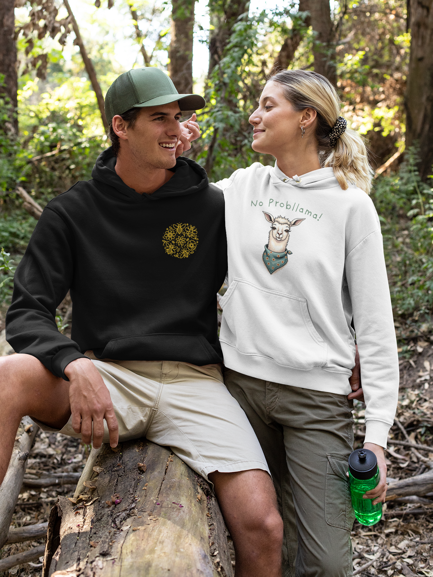Unisex hoodie with wildlife design – WonderLahti sustainable fashion